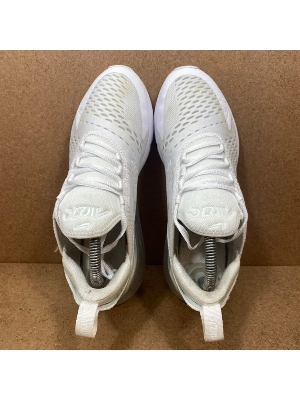 Nike Air Max 270 Sneaker Shoes White Metallic Silver SZ 7 Youth Mesh Lightweight